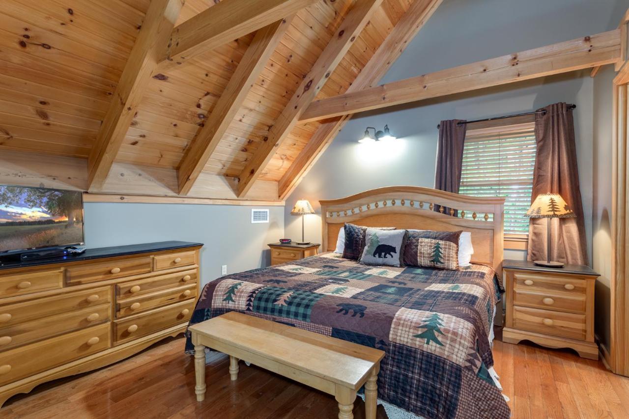 Above Ole Smokys Clouds Villa Gatlinburg Bagian luar foto