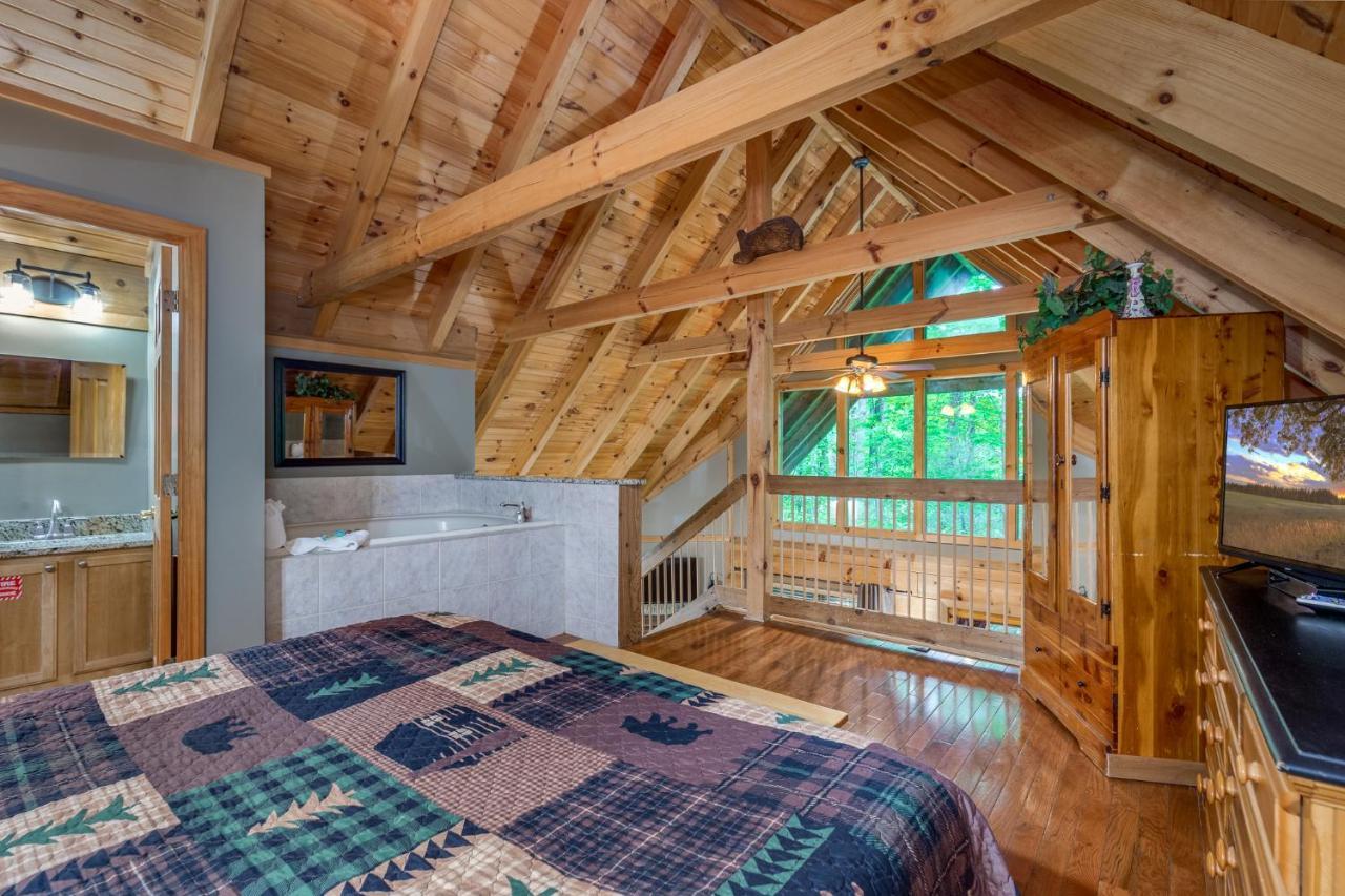 Above Ole Smokys Clouds Villa Gatlinburg Bagian luar foto
